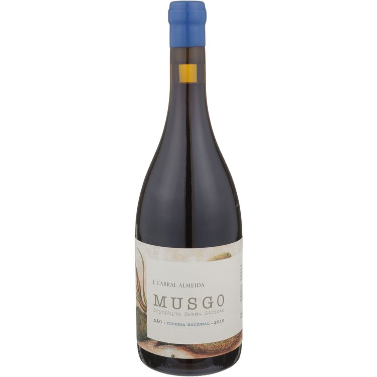 J. Cabral Almeida Dao Tinto Musgo Touriga Nacional 2019 - 750ML